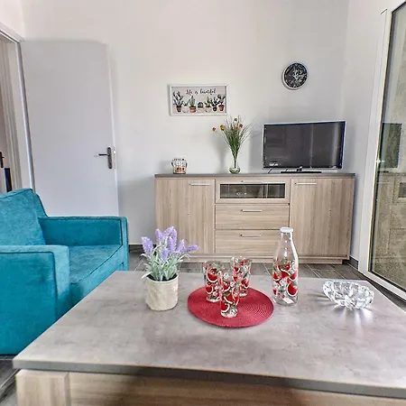 Apartman Blue Flowers Benícesz